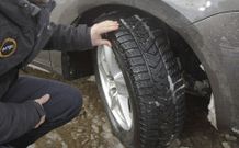 <span lang= es-es >Neum�ticos de invierno</span>. No precisan cadenas. Son eficaces, pero es aconsejable cambiarlos cuando llega el tiempo seco.