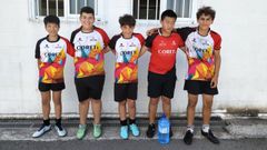 Los cinco jugadores del Coreti Rugbi Lal�n que participaron en el entrenamiento.