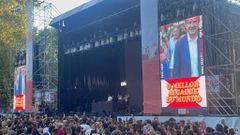 Caballero se promociona en Castrelos durante el concierto de David Guetta