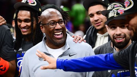 Mike Brown, t�cnico de los Knicks que logr� la clasificaci�n.