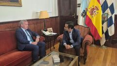 El CEO de la empresa, Javier Mart�n, se reuni� ayer con diversas autoridades como el alcalde de Ferrol. 