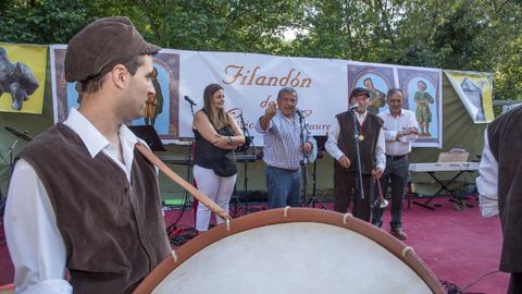 Participantes nunha edicin anterior do festival de msica tradicional