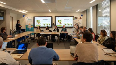 Reponsables de la Mancomunidade do Saln�s y miembros de la cooperativa Paco&Lola se formaron en Francia