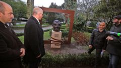 Descubrimiento del busto de Prudencio Romo en Noia