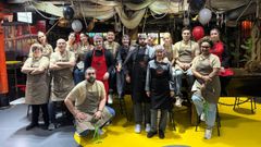 El equipo del Clandestino Coffee & Urban Food, en uno de los ambientes de este complejo de Nar�n. 