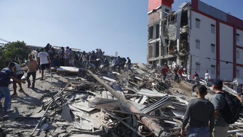 Edificio colapsado en Cali, Colombia, tras el terremoto 