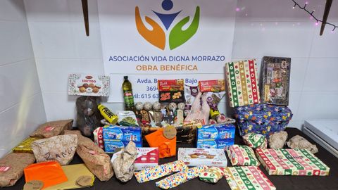 Recogida de regalos de la oeneg� con sede en Cangas