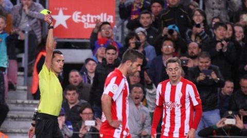 El Sporting sucumbe en el Camp Nou