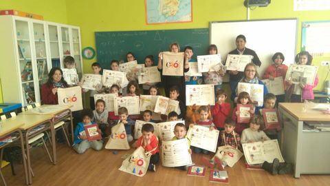 Una pasada conmemoracin del aniversario de la Constitucin en el CRA Ra del Eo