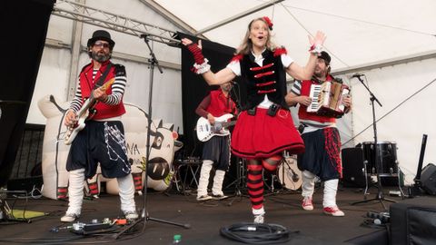 Uxa Lambona e a banda molona.