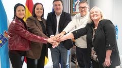 El presidente de la Deputaci�n, junto a la alcaldesa de Camari�as y varios concejales