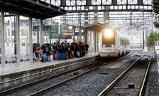 Hern�ndez pretende alcanzar �<span lang= gl >un amplo consenso</span>� sobre el futuro de la actual estaci�n. 