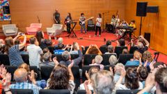 Unha das actuaci�ns de alumnos do Rock Lab durante a xornada de peche do Sal�n