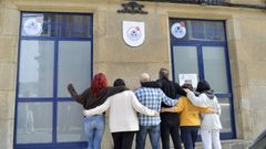 Algunos de los miembros  llevan a�os sin probar el alcohol; otros, apenas unos meses sin beber. 