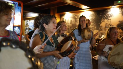 Cantos de taberna en Guitiriz en el primer d�a del Festival de Pardi�as 2026