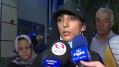 La escaladora iran� Elnaz Rekabi, a su llegada al aeropueto de Teher�n el 19 de octubre.