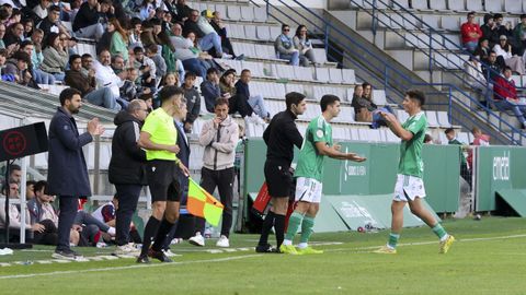 Jairo fue relevado por Azkune entre pitos de la grada.