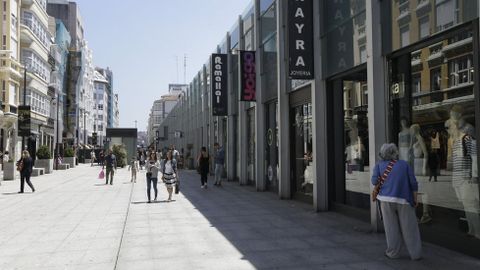 Plaza de Lugo y Calle Rea, en A Corua. En la imagen, Plaza de Lugo, en el puesto 60 del rnking de las 100 calles ms caras de Espaa. El coste del metro cuadrado se sita en 540 euros. La segunda va ms exclusiva es la Calle Real, con precios de 420 euros el metro comercial.