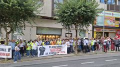 Algunos de los afectados por estas sentencias protestaron delante del Parlamento de Galicia