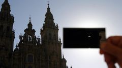 Observacin de un eclipse solar en Santiago, en el ao 2005