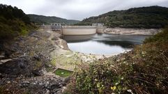 Este es el aspecto que presenta la cabecera del embalse de Belesar, en el r&iacute;o Mi&ntilde;o, que est&aacute; por debajo del 30% de su capacidad