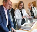 A arquiveira da Casa Rosal�a amosa algunhas das fotos<span lang= es-es >. </span>