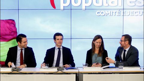 El secretario general del PP, Garc�a Egea; el presidente, Pablo Casado; la vicesecretaria de comunicaci�n, Marta Gonz�lez; y el vicesecretario de organizaci�n, Javier Maroto, en el comit� ejecutivo nacional. 