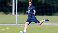 Verdes Requexon Real Oviedo.Verdes golpea al baon durante el entrenamiento