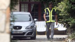 La Polic�a Nacional registra la casa de Charl�n