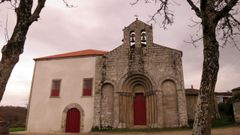 El antiguo palacio obispal est� adosado a la iglesia rom�nica de San Paio de Diomondi, una de las m�s notables de la Ribeira Sacra