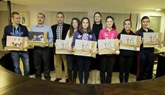 Os deportistas protagonistas, pertencentes a cinco clubes, recolleron a r�plica na casa consistorial.