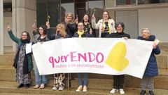La asociaci�n Querendo de mujeres con endometriosis ley� un manifiesto en la plaza del concello de Ribeira