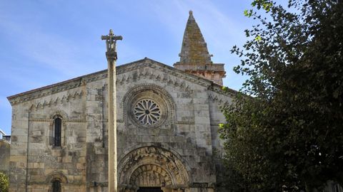 La Cidade Vella de A Coruña, de una Coruña irrepetible y eterna, es una delicia en sí misma; pero lo es doblemente si uno, al pasear por ella, camina tras los pasos de doña Emilia, la condesa de Pardo Bazán.