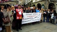 Imagen de archivo del a�o 2001 de una concentraci�n de afectados por la fibromialgia en Santiago de Compostela.