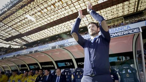 En uno de sus primeros partidos en Riazor.