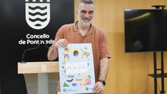 Demetrio G�mez muestra el cartel de esta edici�n de Pontever�n