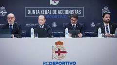 De izquierda a derecha, Eduardo Cortizo (secretario del Consejo), Juan Carlos Escotet (presidente), Messimo Benassi (consejero delegado) y Paulo Dinis (responsable de Planificaci�n, Administraci�n y Finanzas).

