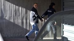 Momento en el que pas� a disposici�n judicial el principal detenido por el apu�alamiento en el Orz�n en abril del 2024.