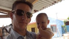 Stephan Lauxen y una de sus hijas