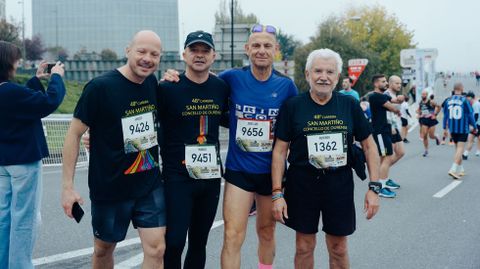 Miles de corredores participaron en la San Marti�o.