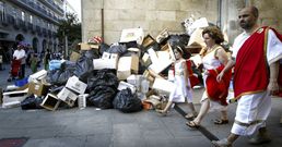 La fiesta romana del pasado a�o se celebr� con las calles repletas de basura. 