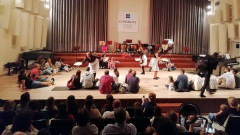 Noche Blanca en Oviedo.Espect�culo musical �Blanca y Negra� que se est� desarrollando en el Auditorio del Conservatorio de M�sica