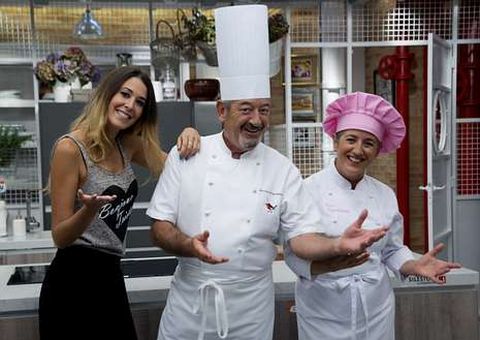 Ainhoa Snchez, con Karlos Arguiano y Eva Arguiano. 