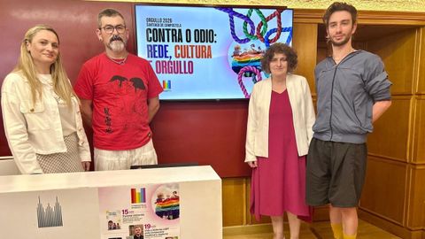Goretti Sanmart�n presentou as actividades polo D�a do Orgullo, xunto coa directora do CIM, Rita Barreiro, en Raxoi.