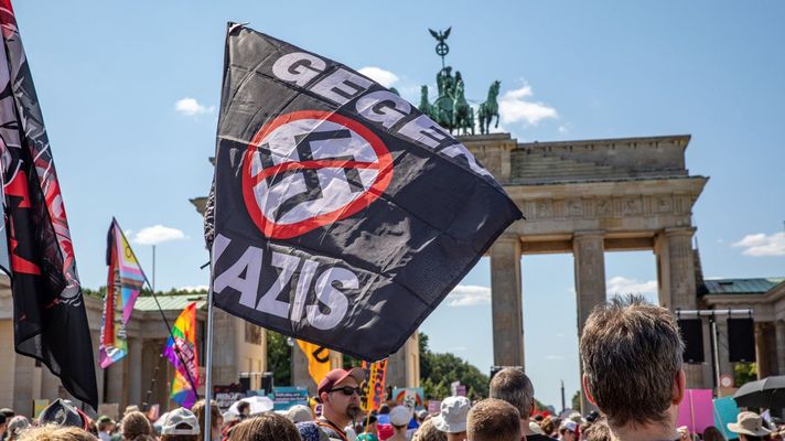 Protesta contra AfD ante la Puerta de Brandemburgo, en berl�n.