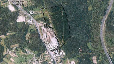 Imagen del per�metro de los primeros casi cien mil metros cuadrados del futuro pol�gono industrial de Valga, anexo a la zona donde se encuentran Serrer�as Rodr�guez y Mecanizados Oliveira.