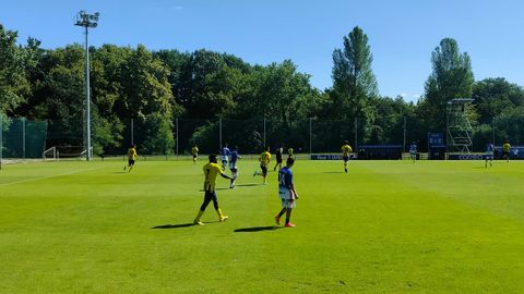 Un momento del amistoso del Vetusta