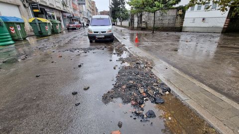 Estado en que qued� la calle Fernando Olmedo, en Pontevedra