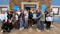 El Concello de Ribeira, la Real e Ilustre Cofrad�a da Dorna y Amicos han sumado fuerzas para organizar una limpieza de la playa de Coroso

