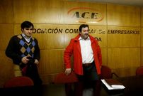 Figueiras ?derecha? y Manuel Garc�a, en una asamblea en 2009.